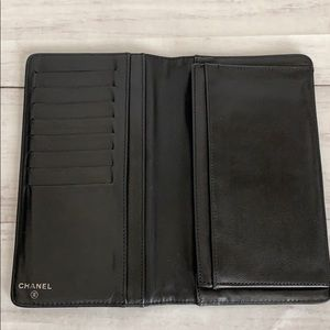 CHANEL Quilted Embossed Logo Wallet - Image 4
