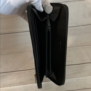CHANEL Coco Mark Enamel Zipped Long Wallet - Image 4
