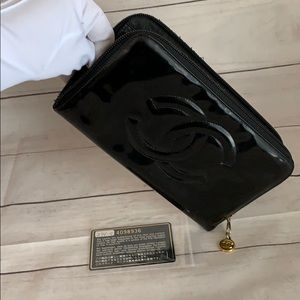 CHANEL Coco Mark Enamel Zipped Long Wallet - Image 3