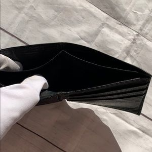 GUCCI Calf Leather Bifold Wallet - Image 7