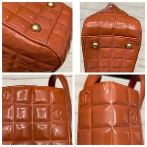 CHANEL Chocolate Bar Tote - Image 6