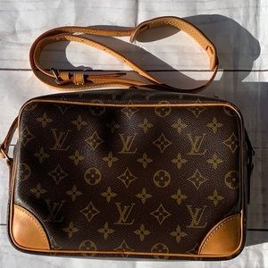 LOUIS VUITTON Monogram Trocadero 27 Crossbody - Image 2