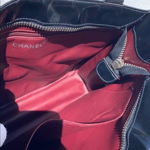 CHANEL Vintage Enamel CC Tote - Image 3
