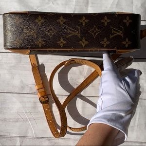 LOUIS VUITTON Monogram Trocadero 27 Crossbody - Image 4