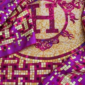 HERMÈS Mosaique Au 24 Silk Scarf - Image 6