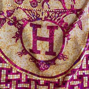HERMÈS Mosaique Au 24 Silk Scarf - Image 8