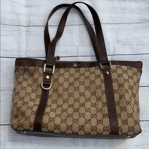 GUCCI Medium GG Canvas Abbey Tote