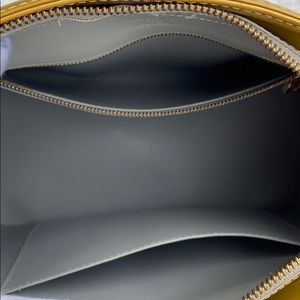 LOUIS VUITTON Monogram Vernis Houston Bag - Image 4