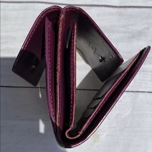 LOUIS VUITTON Vernis Elise Wallet - Image 12