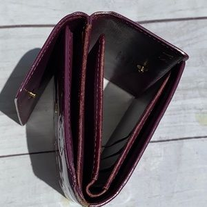 LOUIS VUITTON Vernis Elise Wallet - Image 13
