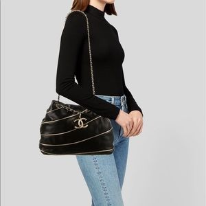 CHANEL Leather Constructivism Bag - Image 16