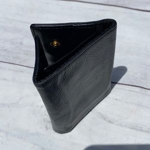 CHANEL Caviar CC 6 Keys Holder - Image 15