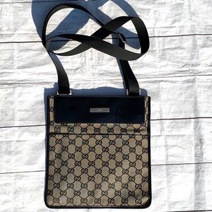 GUCCI Canvas Messenger Crossbody Bag - Image 3