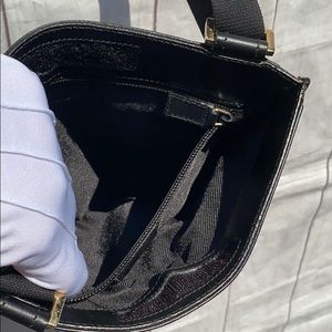 GUCCI Canvas Messenger Crossbody Bag - Image 5