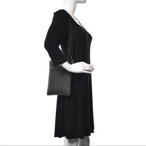 GUCCI Canvas Messenger Crossbody Bag - Image 16