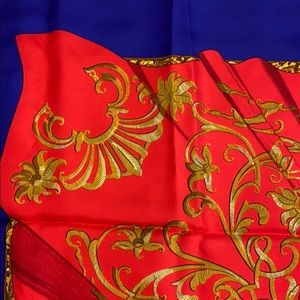 HERMÈS Souvenirs de Paris Silk Scarf - Image 3