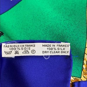 HERMÈS Souvenirs de Paris Silk Scarf - Image 15