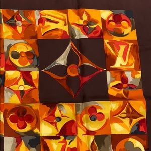 LOUIS VUITTON Monogram Silk Scarf - Image 4