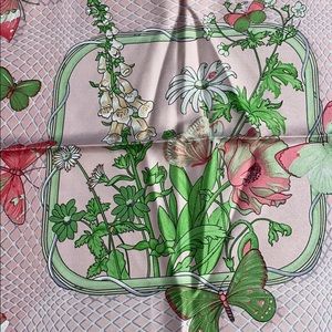✨SOLD💫 HERMÈS Farandole Silk Scarf - Image 6
