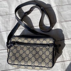 📍SOLD GUCCI GG Supreme Camera Web Crossbody - Image 2
