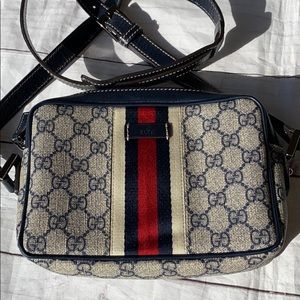 📍SOLD GUCCI GG Supreme Camera Web Crossbody - Image 3