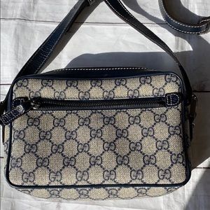 📍SOLD GUCCI GG Supreme Camera Web Crossbody - Image 4