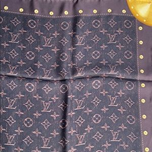 💫SOLD💫LOUIS VUITTON Monogram Silk Scarf - Image 4