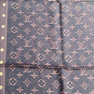 💫SOLD💫LOUIS VUITTON Monogram Silk Scarf - Image 5