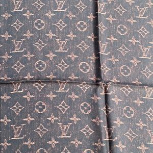 💫SOLD💫LOUIS VUITTON Monogram Silk Scarf - Image 6
