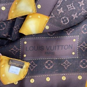 💫SOLD💫LOUIS VUITTON Monogram Silk Scarf - Image 12