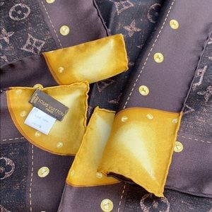 💫SOLD💫LOUIS VUITTON Monogram Silk Scarf - Image 13