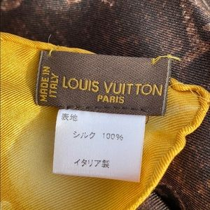 💫SOLD💫LOUIS VUITTON Monogram Silk Scarf - Image 14