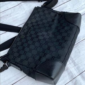 💫SOLD 💫 GUCCI GG Messenger Bag - Image 3