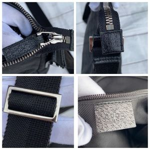💫SOLD 💫 GUCCI GG Messenger Bag - Image 14
