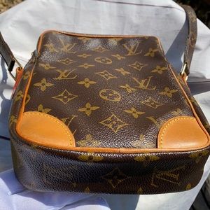 LOUIS VUITTON Crossbody Danube - Image 4