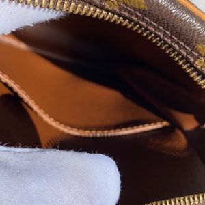 LOUIS VUITTON Crossbody Danube - Image 8