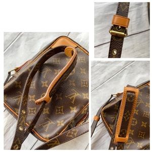 LOUIS VUITTON Crossbody Danube - Image 15