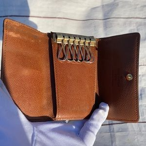 💫SOLD -FREE @satoriad LOUIS VUITTON 6 Keys Holder - Image 5