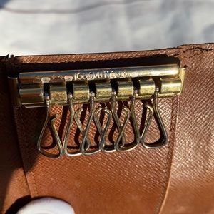 💫SOLD -FREE @satoriad LOUIS VUITTON 6 Keys Holder - Image 9