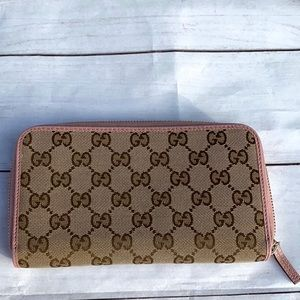 GUCCI GG Canvas Zippy Wallet