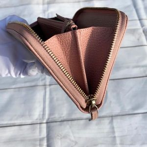 GUCCI GG Canvas Zippy Wallet - Image 10