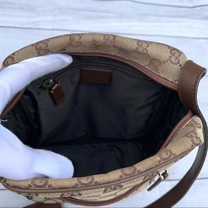 *SOLD * GUCCI Crossbody Bag - Image 5