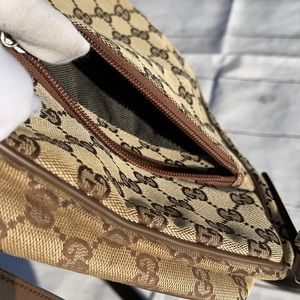 *SOLD * GUCCI Crossbody Bag - Image 6