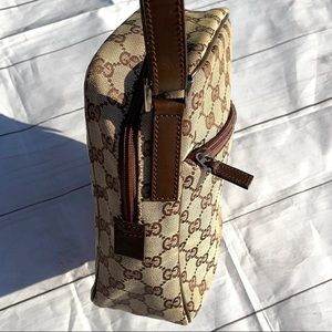 *SOLD * GUCCI Crossbody Bag - Image 10