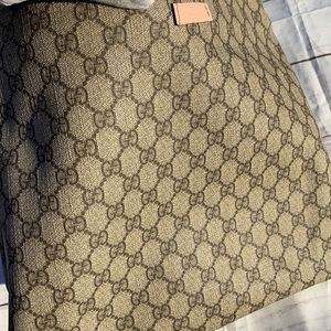 SOLD GUCCI Large Messenger Crossbody - Image 4