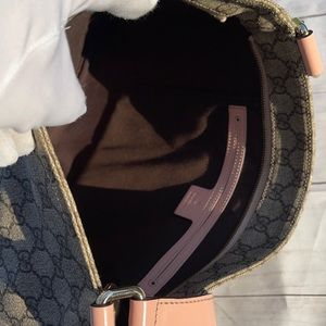 SOLD GUCCI Large Messenger Crossbody - Image 7