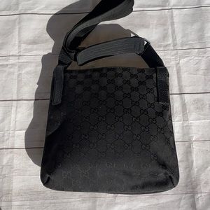5GUCCI Flat Crossbody - Image 4