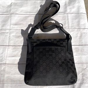 5GUCCI Flat Crossbody - Image 3