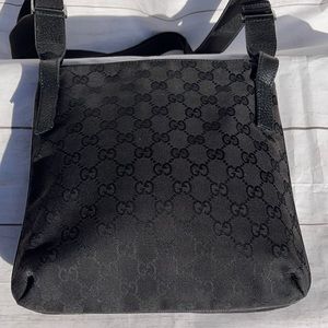 5GUCCI Flat Crossbody - Image 2