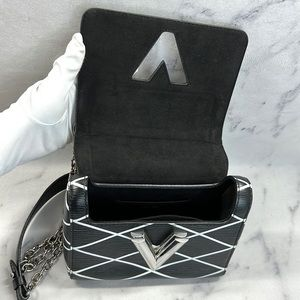 LOUIS VUITTON EPI TWIST - Image 5